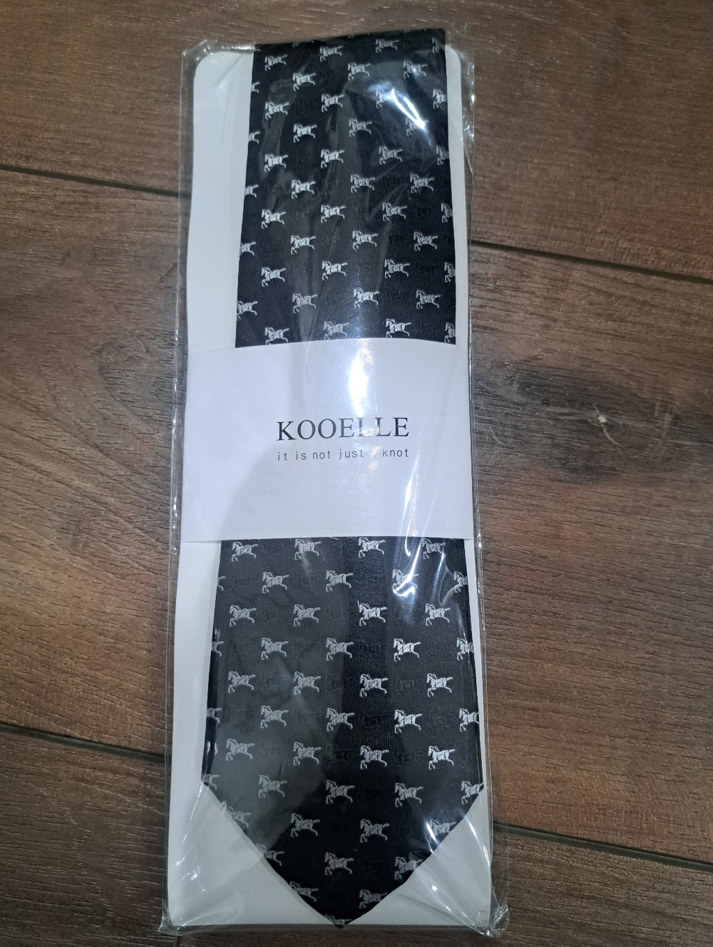 KOOELLE Men's Horse Racing Tie Set – Jacquard Woven Necktie & Pocket Square